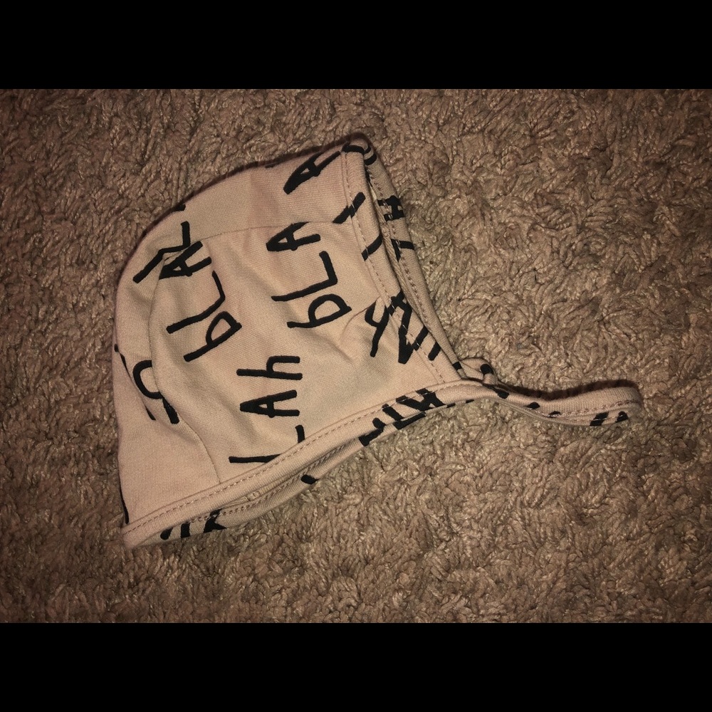 Fin and Vince Blah Blah Bonnet